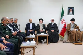 دیدار دست‌اندرکاران کنگره ۲۰۰۰ شهید استان بوشهر با رهبر انقلاب