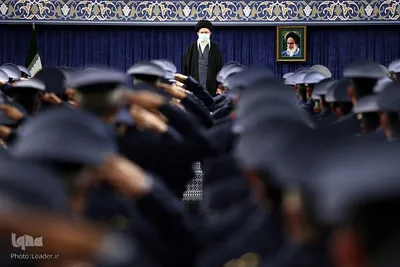 دیدار جمعی از فرماندهان و کارکنان نیروی هوایی و پدافند هوایی ارتش با رهبر انقلاب اسلامی