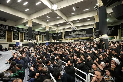 آخرین شب مراسم عزاداری حضرت اباعبدالله الحسین (ع) در حسینیه‌ی امام خمینی(ره)