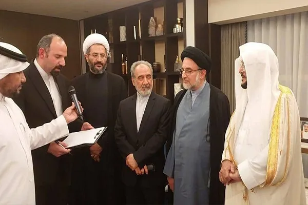 رئيس هيئة الأوقاف الإيرانية يجتمع مع وزير الشؤون الإسلامية السعودي
