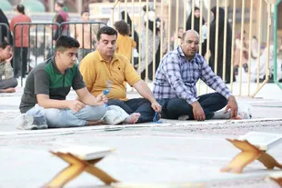 کرسی تلاوت مهدوی در جمکران به یاد رهبر شهید برگزار شد + عکس