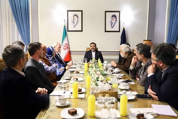 جشن خودکفایی کاغذ را برگزار می‌کنیم