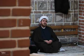 کرسی تلاوت قرآن در دانشگاه هنر اسلامی تبریز‎