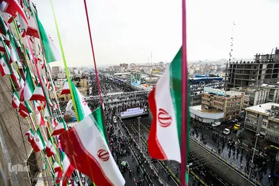 شکوه چهل سالگی/ تهران خیابان آزادی