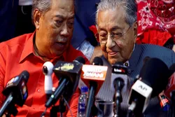 Bagong PM Muhyiddin Manalo ng Tiwala sa Botohan: Mahathir ng Malaysia