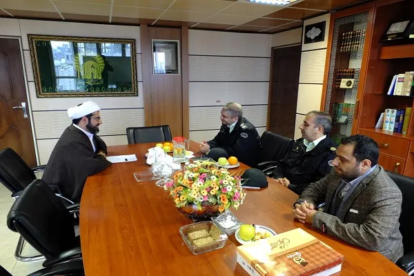 دیدار رئیس سازمان دارالقرآن با مسئولان قرآنی نیروی انتظامی و حوزه علمیه اصفهان + عکس