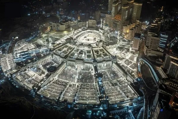 Millions Gather for Prayers on 27th Night of Ramadan at Grand Mosque, Prophet’s Mosque