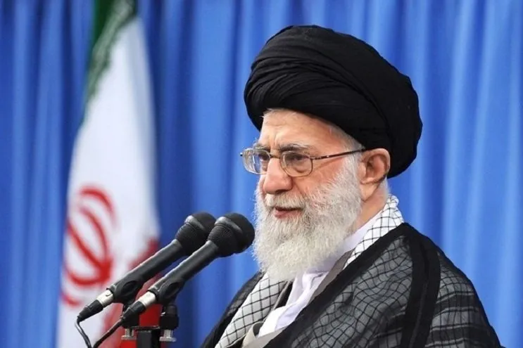 آية الله الخامنئي يعزي بضحايا الزلزال ويدعو لإغاثة سريعة