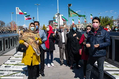 لحظه تحویل سال ۱۴۰۰ در گلزار شهدای قزوین‎