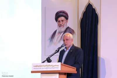 رونمایی تقریظ رهبر معظم انقلاب بر کتاب «پاسیاد پسر خاک»