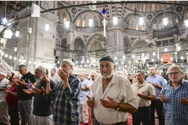 برگزاری جشن میلاد پیامبر(ص) در مساجد ترکیه و مصر