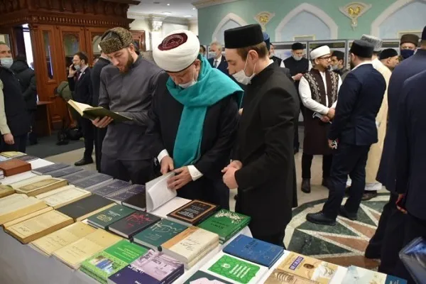 В казанском Кремле проходила выставка книг ИД «Хузур»