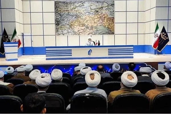 زی طلبگی در تمام شئون باید رعایت شود