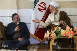 از راست آیت‌الله قربانعلی دری نجف‌آبادی، نماینده ولی فقیه در استان مرکزی و امام جمعه اراک و احمد ابوالقاسمی، مدیر رادیو قرآن