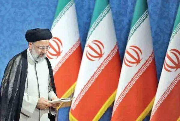 فاصله دولت و دانشگاه باید برداشته شود / بازدید از نمایشگاه دستاوردهای فناورانه دانشگاه صنعتی شریف