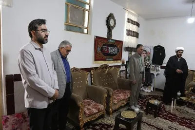 دیدار خانواده شهید سرافراز وطن، «مهدی بازگیر» رفت