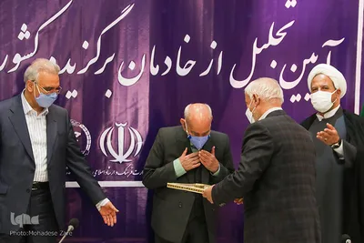 آیین تجلیل از خادمان برگزیده کشوری قرآن خراسان رضوی