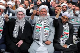 دیدار هزاران نفر از بسیجیان با رهبر انقلاب
