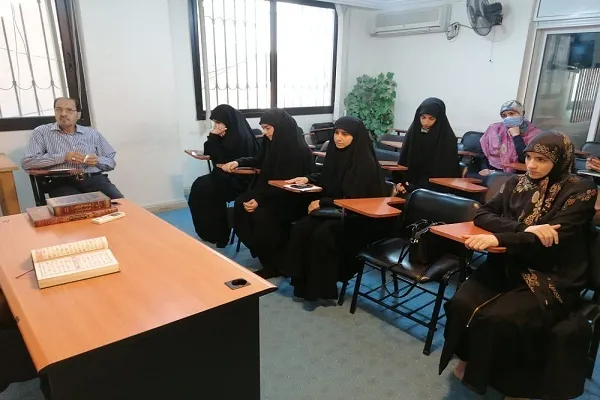بالصور..تنظيم لقاء تعليمي خاص بمدرسات تحفيظ القرآن في بيروت