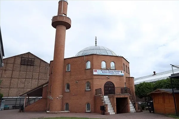 Belçika'da yanında tarihi dinamit sandığı bulunan cami geçici süreyle kapatıldı