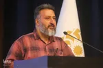 رونمایی کتاب «باغ‌های معلق»