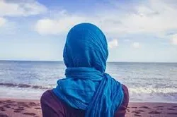 Grèce : condamné à 3 ans de prison pour avoir battu sa fille convertie à l’islam