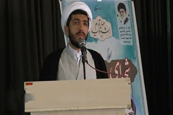 اجتماع جوانان نقش‌آفرین گام دوم انقلاب در تکاب برگزار شد