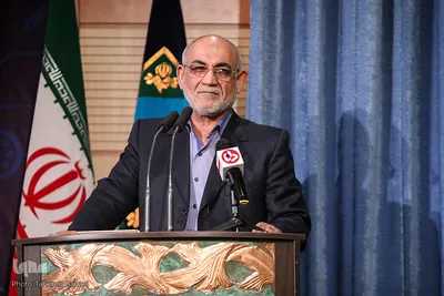 حسین مظفر وزیر اسبق آموزش و پرورش در آئین رونمایی از تولیدات جدید فرهنگی و هنری بسیج