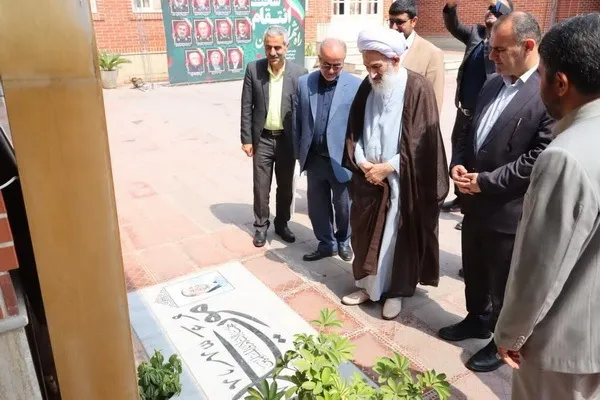 عکس | بازدید آیت‌الله محمدی‌لائینی از مدرسه اشراق بابل
