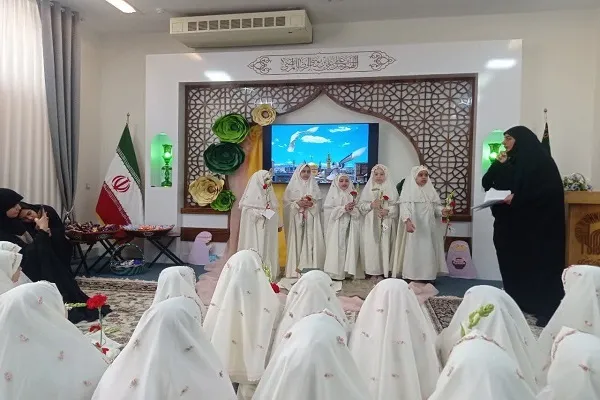 جشن تکلیف دختران عرب‌زبان جهان اسلام در حرم رضوی برگزار شد + عکس
