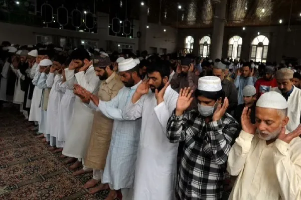 Ang Ganap na mga Pagdiriwang ng Eid Bumalik sa Kashmir pagkatapos ng Dalawang Taon