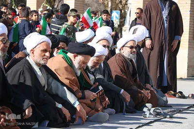 تجدید میثاق روحانیون و طلاب شهرستان اراک با شهدای انقلاب اسلامی
