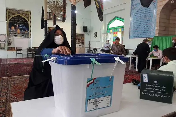 مردم ولایتمدار کرمانشاه حضور پررنگی پای صندوق‌های رأی داشتند