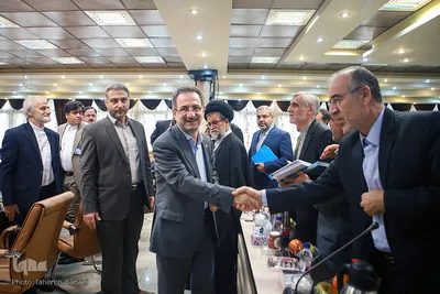 نشست رئیس سازمان بهزیستی با متسابقین سومین دوره مسابقات بین‌المللی قرآن کریم نابینایان جهان اسلام