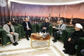 ادای احترام رؤسای بعثه سایر کشور‌های اسلامی و هیئت‌های همراهشان به مقام رئیس جمهور شهید