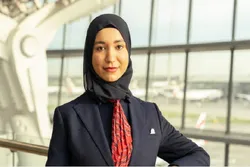 Bagong BA Uniporme Nagtatampok ng Hijab mga Pagpipilian