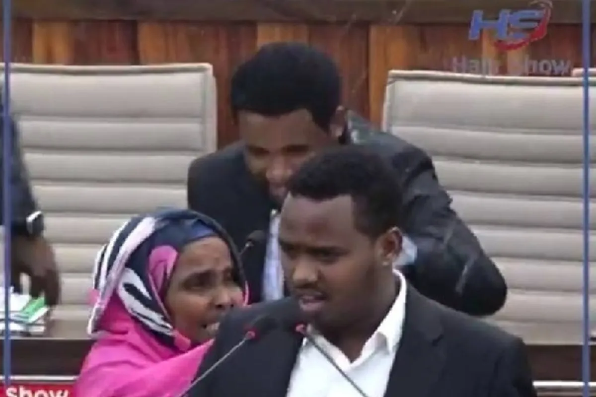Takaddama a majalisar dokokin Somaliya yayin karatun kur'ani