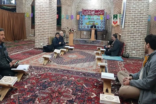 کرسی تلاوت در مسجد استاد و شاگرد تبریز