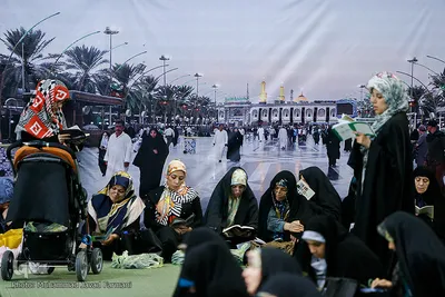 قرائت دعای عرفه در مصلی تهران