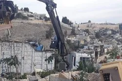 Israel Razes Land, Confiscates Vehicles in Quds