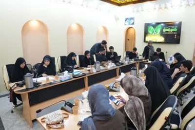 کارگاه دو روزه طراحی پوستر با عنوان «نقش عشق»