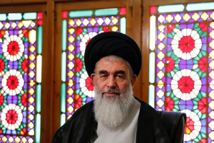 ضدعفونی كردن حرم‌ها و اماكن مذهبی منافاتی با قداست مكان ندارد