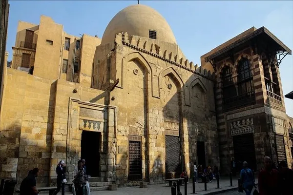 الأزهر يستنكر عرض رسوم كاريكاتورية مسيئة للنبي(ص) في بريطانيا