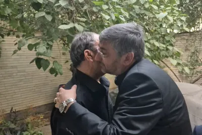 دیدار استاندار لرستان با خانواده شهید «بهنام قاسمیان»