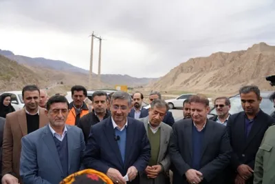 غبارروبی گلزار شهدای شهرستان پلدختر با حضور استاندار لرستان