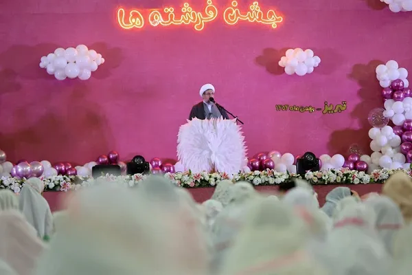 جشن تکلیف 5 هزار نفری دختران در تبریز