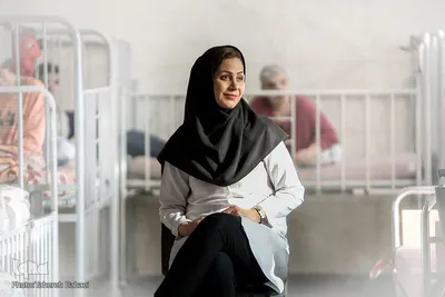 مددکاری خوانده و می‌گوید اینجا را با هیچ‌کجای دنیا عوض نمی‌کند، به بچه‌ها آرامش می‌دهد آرامش می‌گیرد.