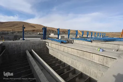 بازدید استاندار از تصفیه خانه پروژه آبرسانی به همدان
