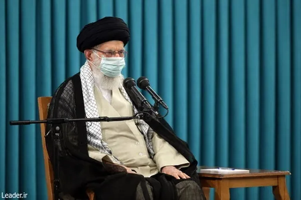 قائد الثورة الإسلامیة الایرانیة يدعو الى تخليد ذكرى الشهداء