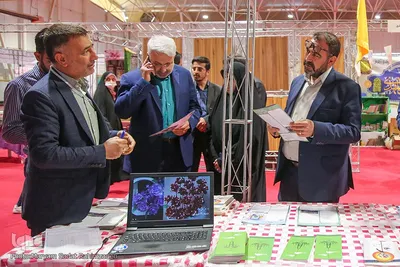 بازدید مسئولین از نمایشگاه قرآن و عترت شیراز